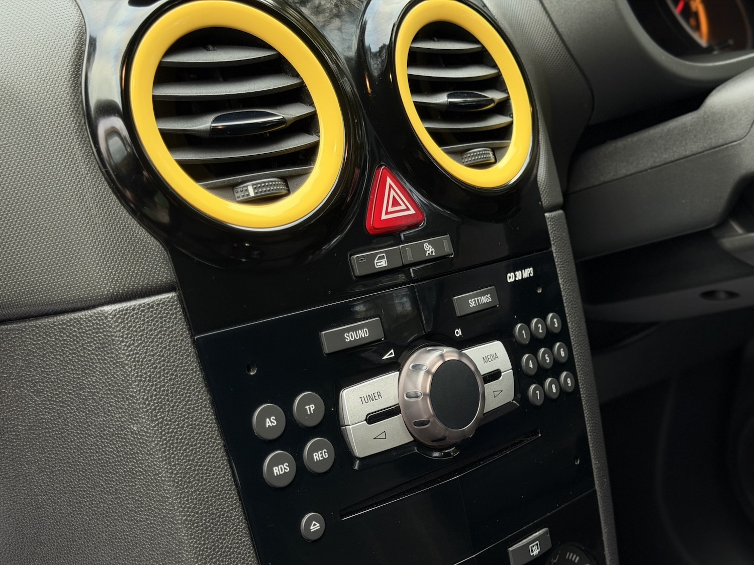 Used Vauxhall Corsa 2013 for sale - 77616381: Photo 16