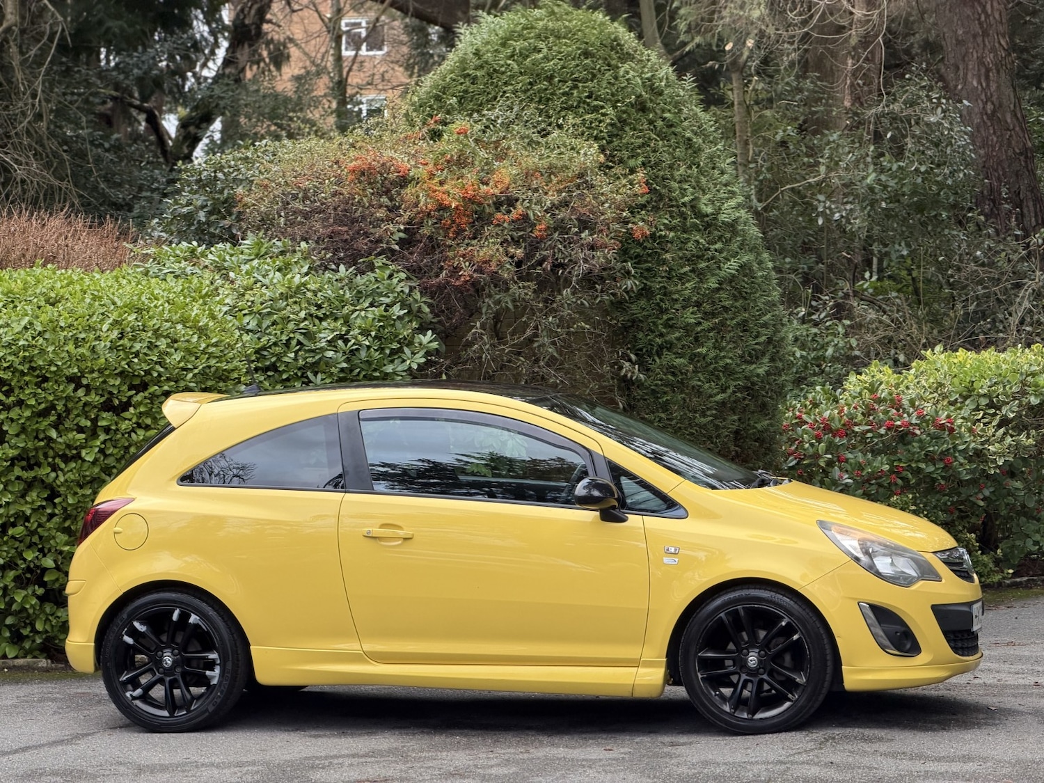 Used Vauxhall Corsa 2013 for sale - 77616381: Photo 2