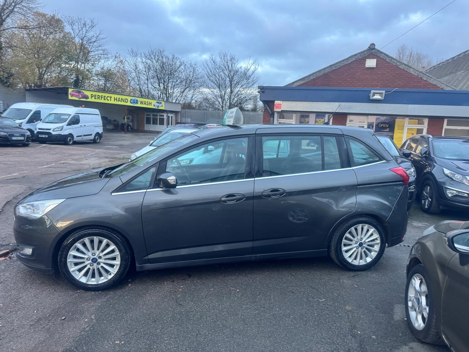 Used Ford Grand C-Max 2016 for sale - 76899074: Photo 11