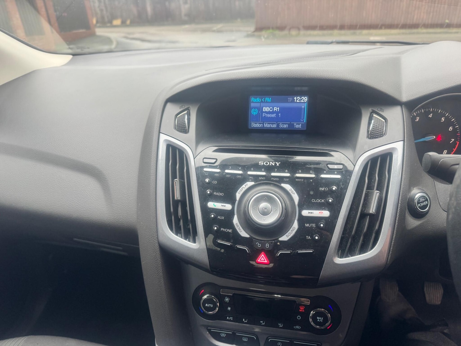 Used Ford Focus 2011 for sale - 77345090: Photo 22