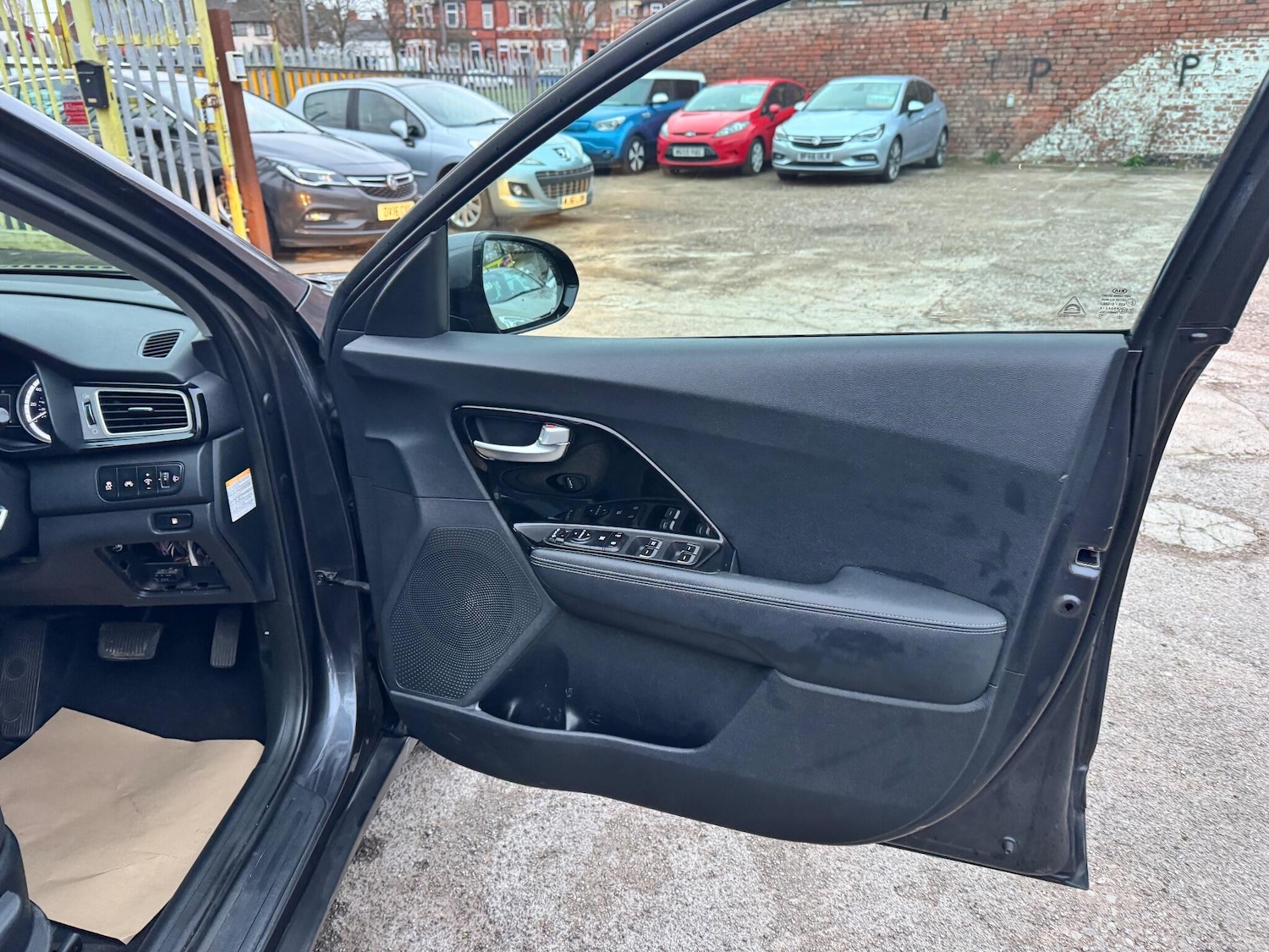 Used Kia Niro 2016 for sale - 77074000: Photo 32