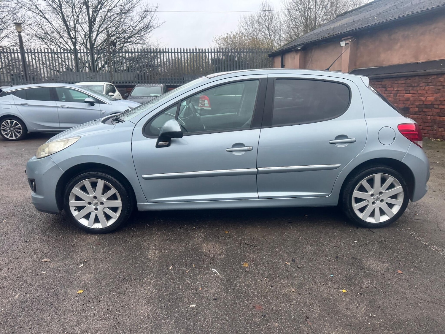 Used Peugeot 207 2011 for sale - 76855785: Photo 14