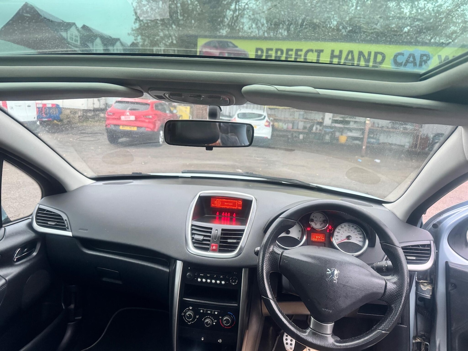 Used Peugeot 207 2011 for sale - 76855785: Photo 21