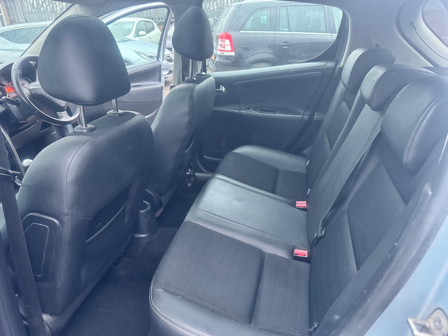 Used Peugeot 207 2011 for sale - 76855785: Photo 24