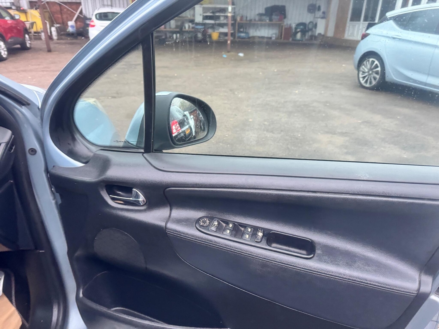 Used Peugeot 207 2011 for sale - 76855785: Photo 26