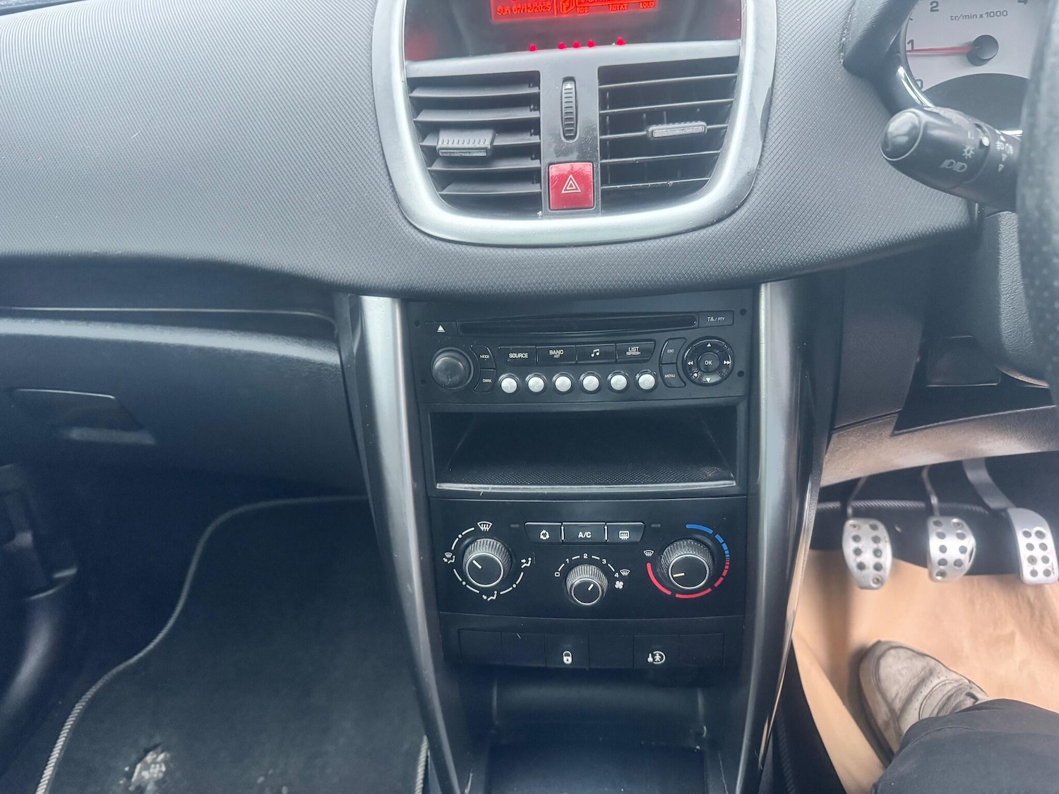 Used Peugeot 207 2011 for sale - 76855785: Photo 27