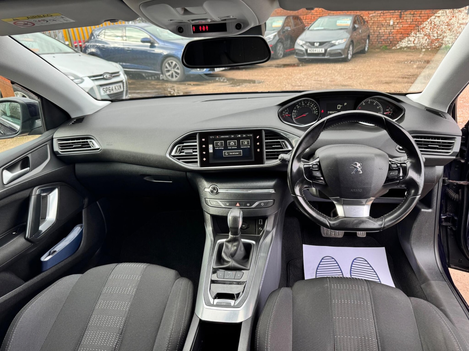 Used Peugeot 308 2015 for sale - 77633761: Photo 11