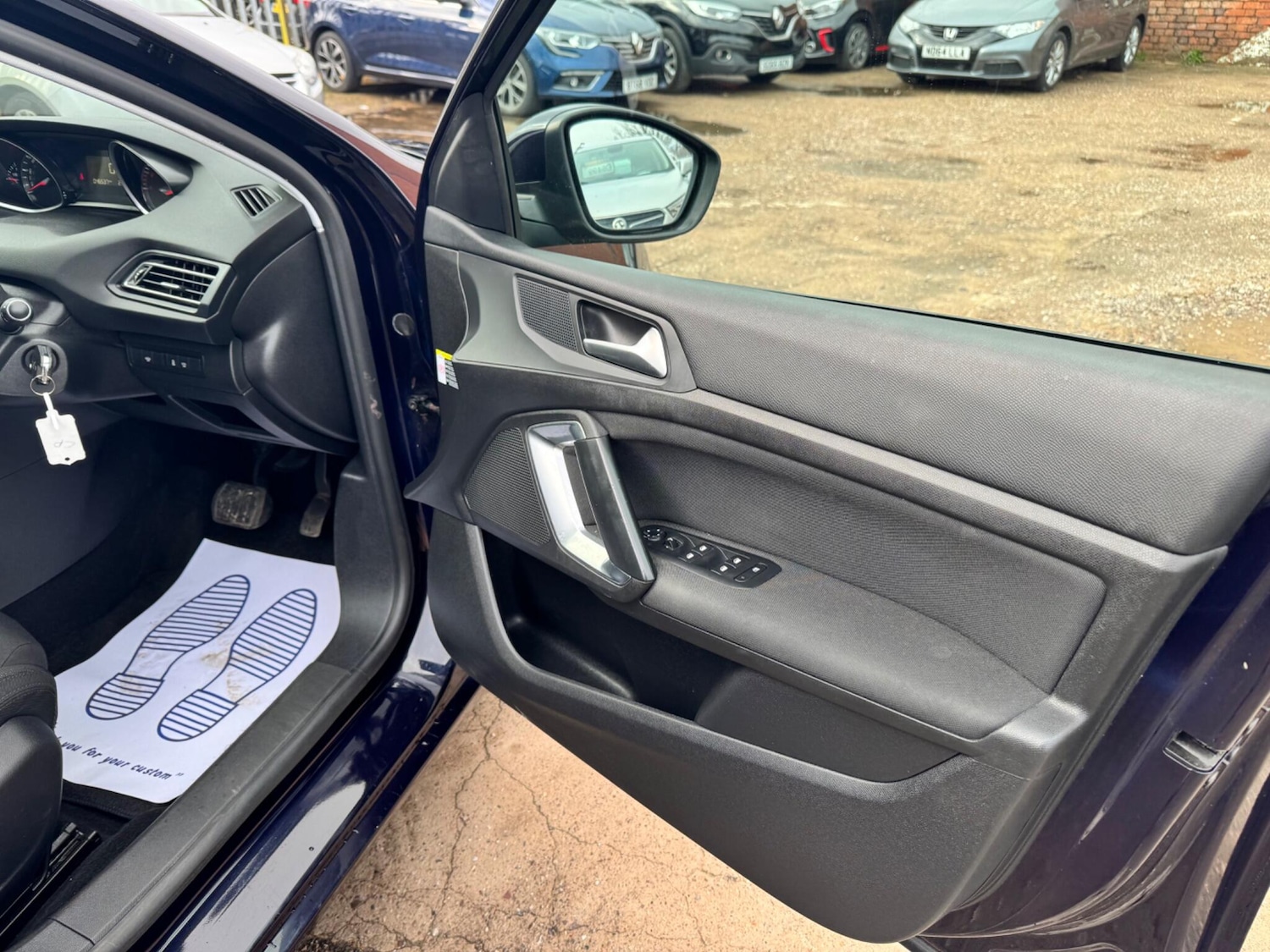 Used Peugeot 308 2015 for sale - 77633761: Photo 23