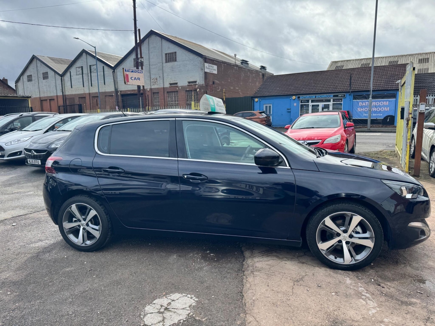 Used Peugeot 308 2015 for sale - 77633761: Photo 32