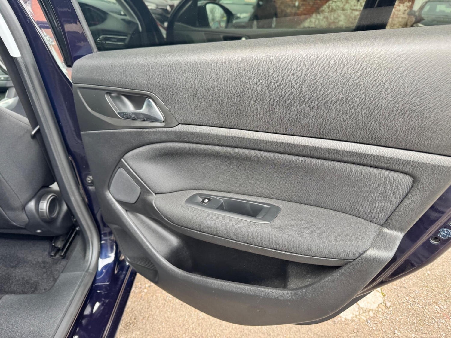 Used Peugeot 308 2015 for sale - 77633761: Photo 35