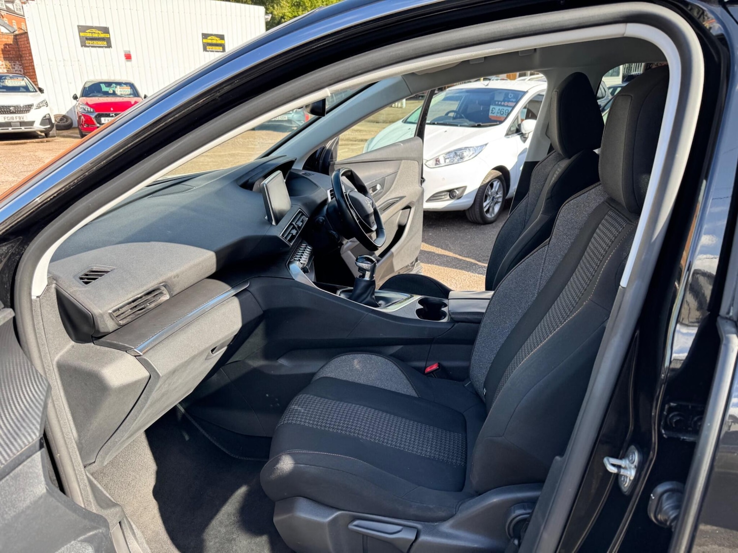 Used Peugeot 3008 2018 for sale - 76989205: Photo 18