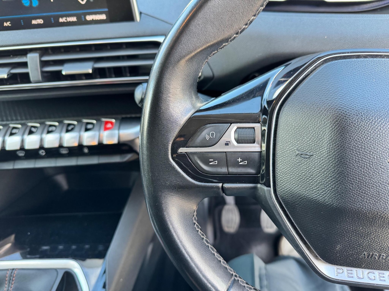 Used Peugeot 3008 2018 for sale - 76989205: Photo 19