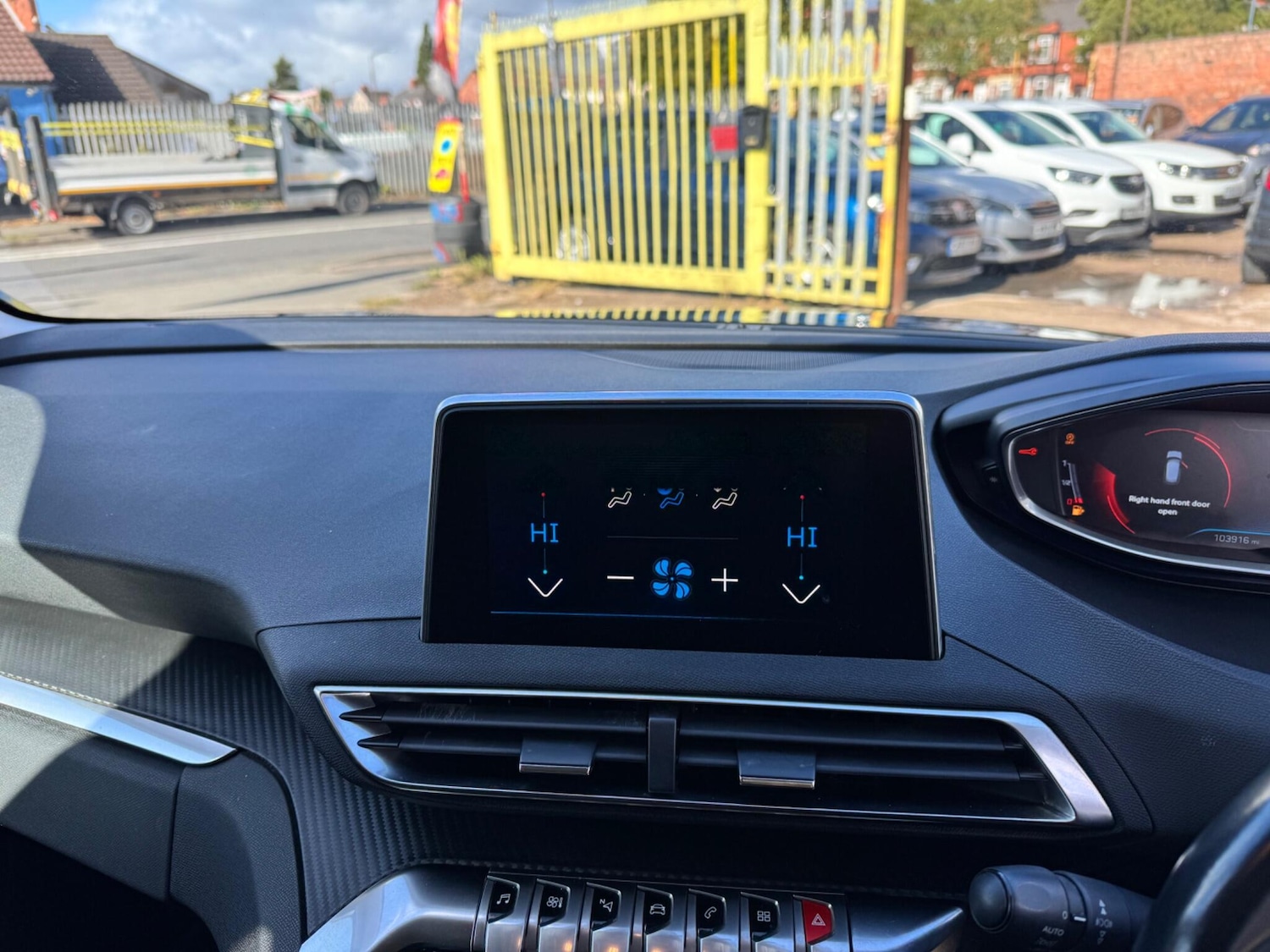 Used Peugeot 3008 2018 for sale - 76989205: Photo 24