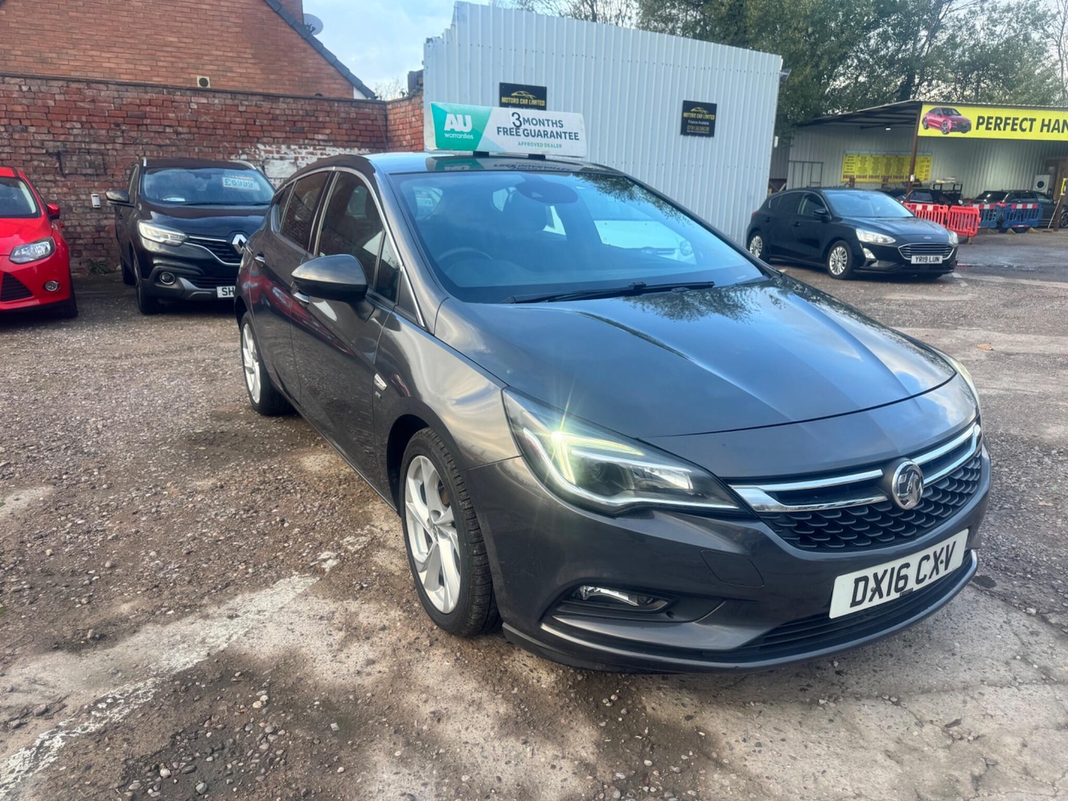 Used Vauxhall Astra 2016 for sale - 76620604: Photo 1