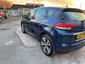 Used Renault Scenic 2017 for sale - 78276641: Photo