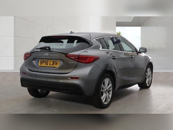 Used Infiniti Q30 2016 for sale - 78947372: Photo