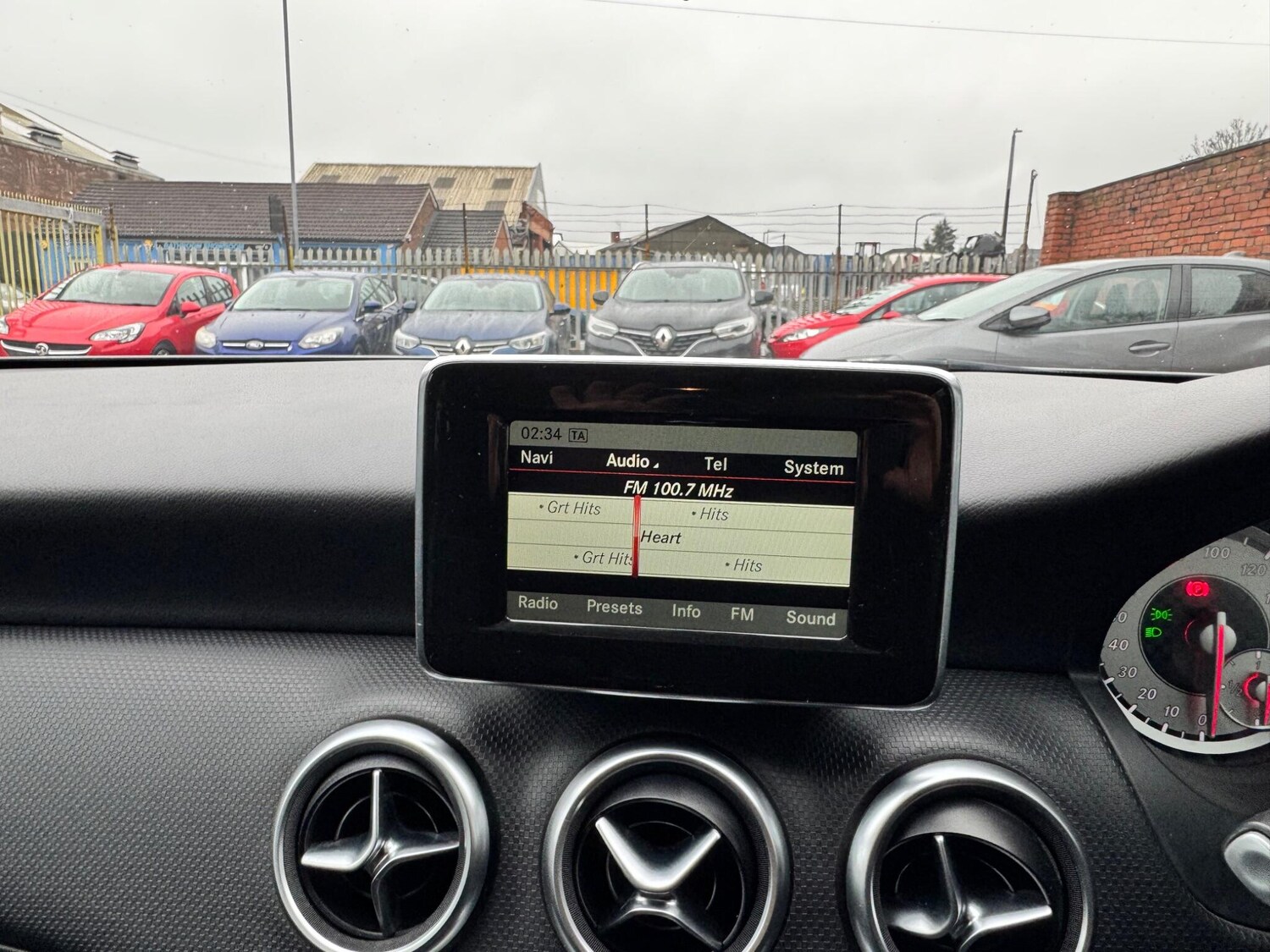 Used Mercedes-Benz A-Class 2015 for sale - 77468012: Photo 35