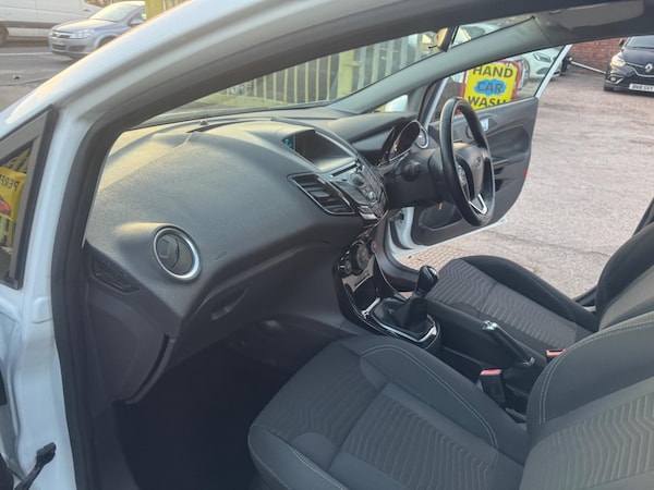 Used Ford Fiesta 2014 for sale - 75024399: Photo 24