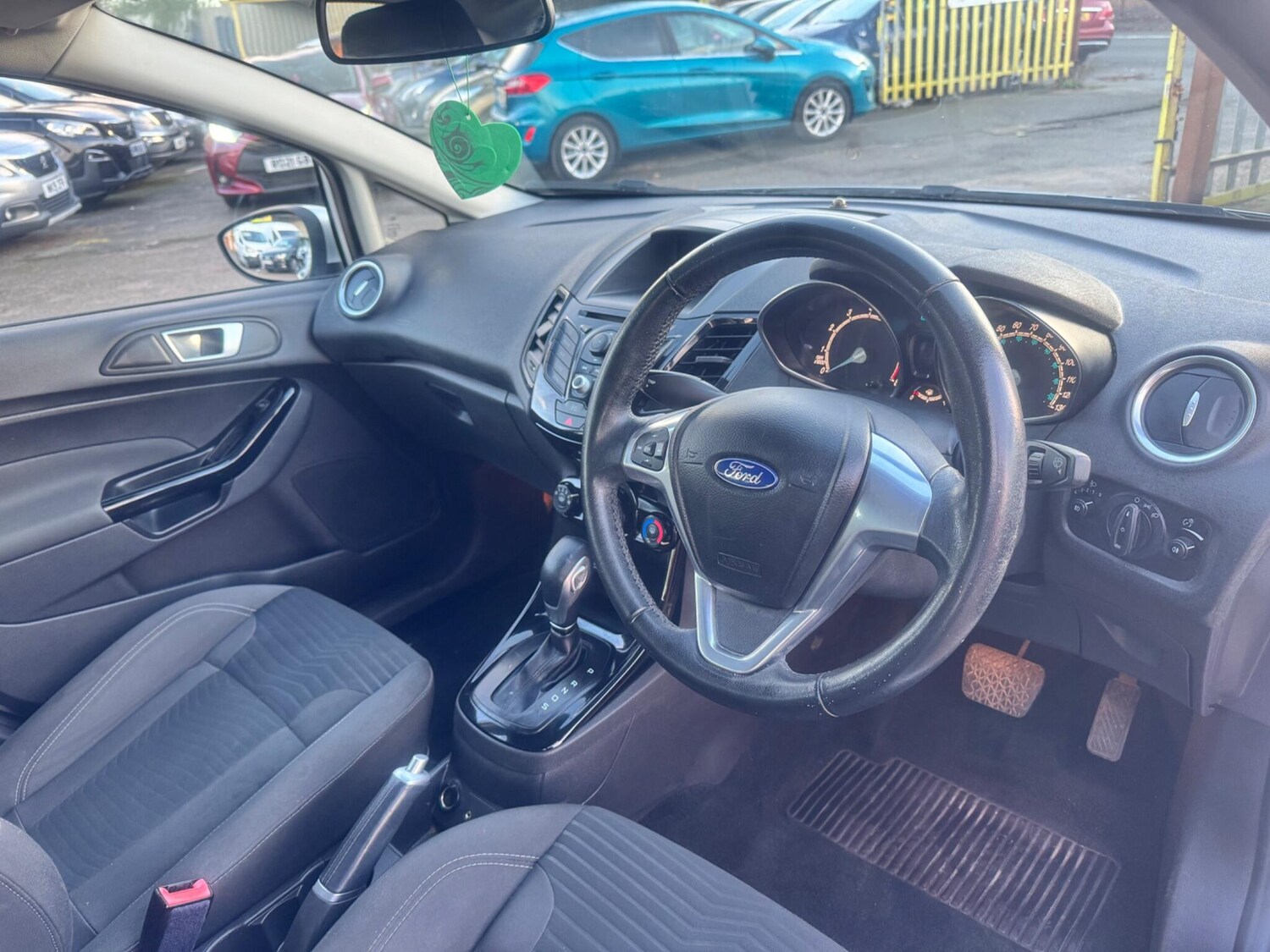 Used Ford Fiesta 2014 for sale - 76937375: Photo 11