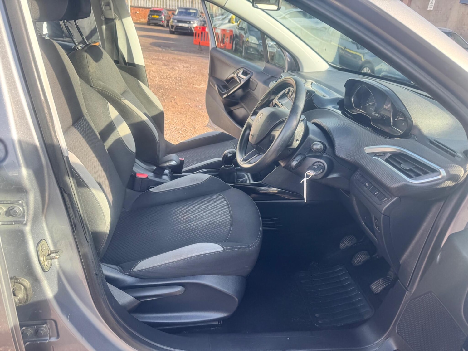 Used Peugeot 2008 2014 for sale - 76572493: Photo 10