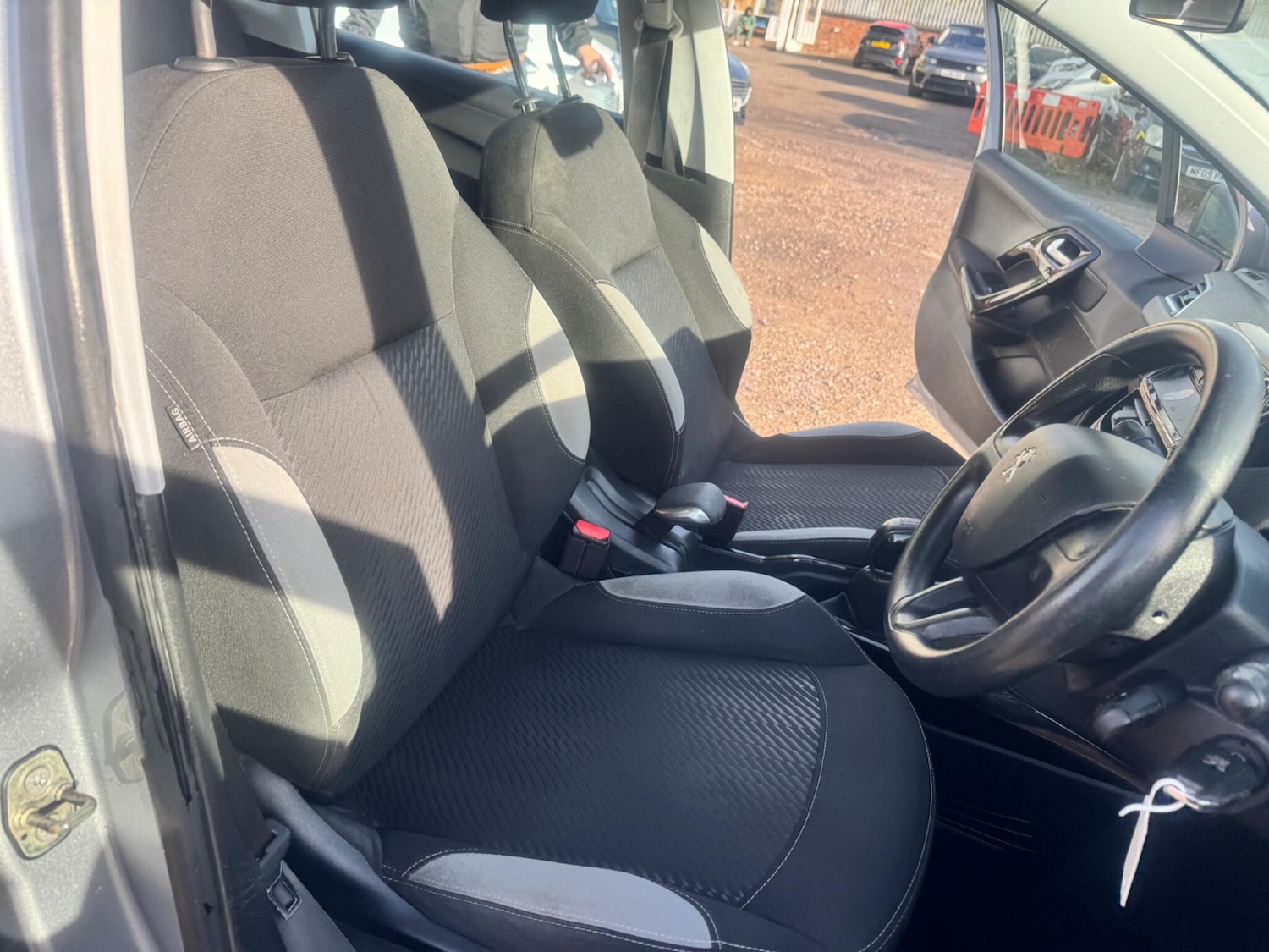 Used Peugeot 2008 2014 for sale - 76572493: Photo 12