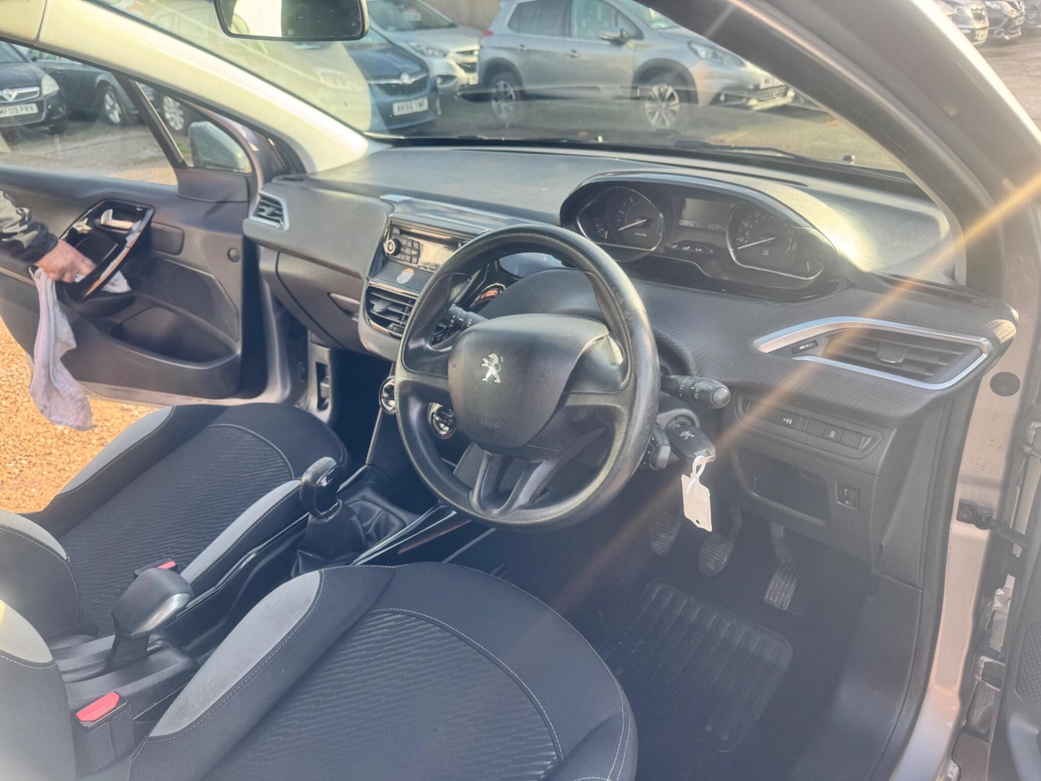 Used Peugeot 2008 2014 for sale - 76572493: Photo 16