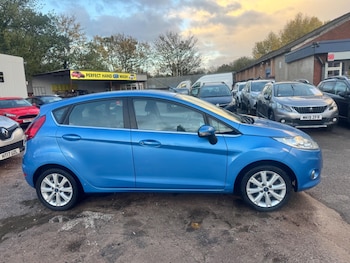 Used Ford Fiesta 2010 for sale - 76432576: Photo