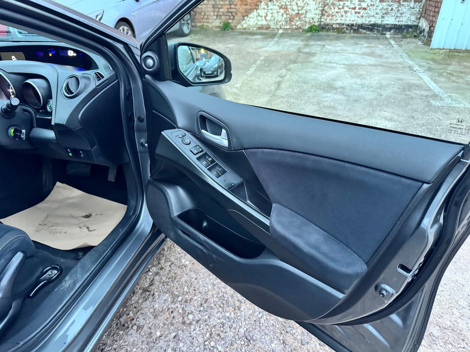 Used Honda Civic 2014 for sale - 77074010: Photo 24