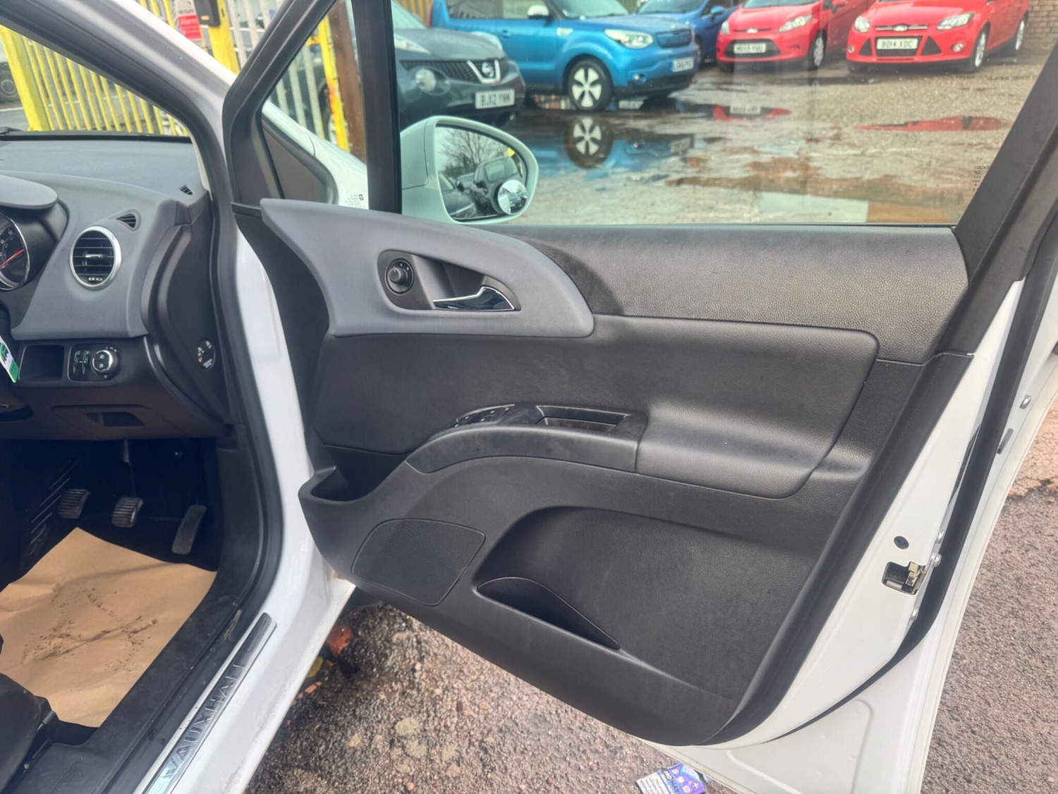 Used Vauxhall Meriva 2014 for sale - 76849996: Photo 24