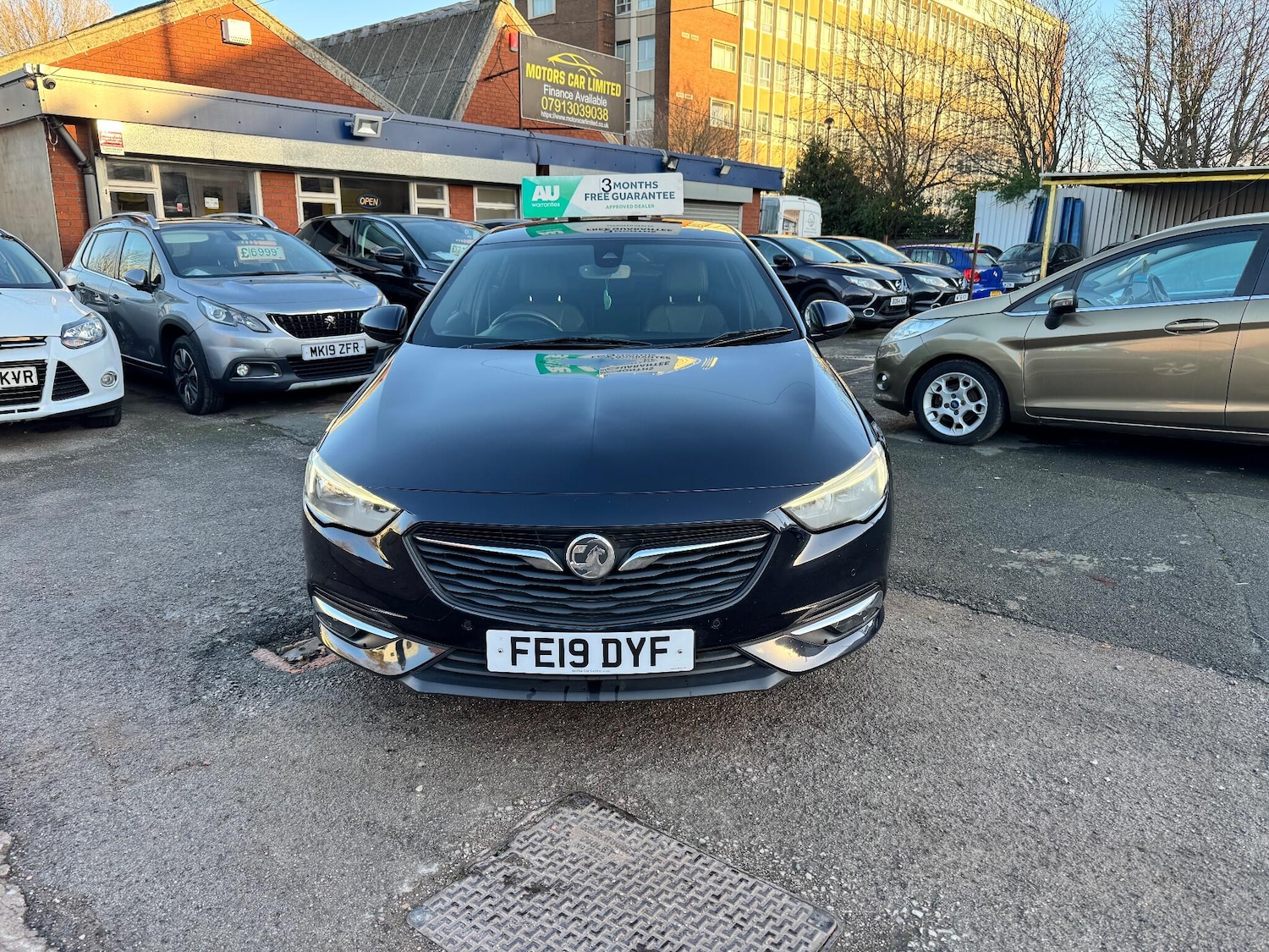 Used Vauxhall Insignia 2019 for sale - 76913896: Photo 2