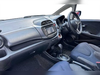 Used Honda Jazz 2013 for sale - 79095068: Photo