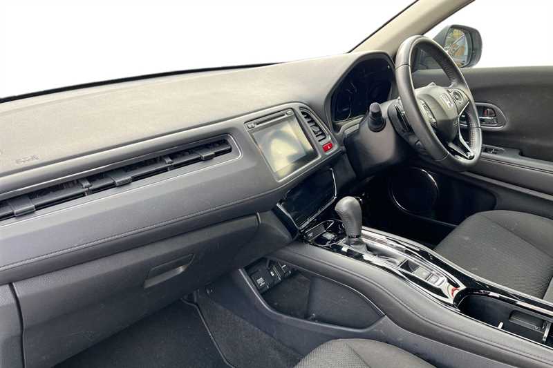 Used Honda HR-V 2018 for sale - 78050110: Photo 2