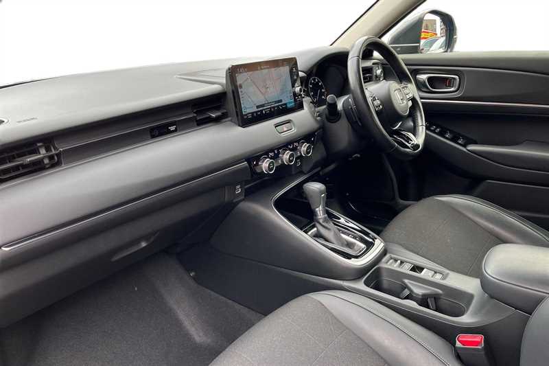 Used Honda HR-V 2022 for sale - 76112604: Photo 2