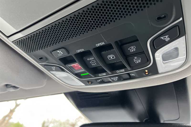 Used Honda CR-V 2023 for sale - 77996826: Photo 31