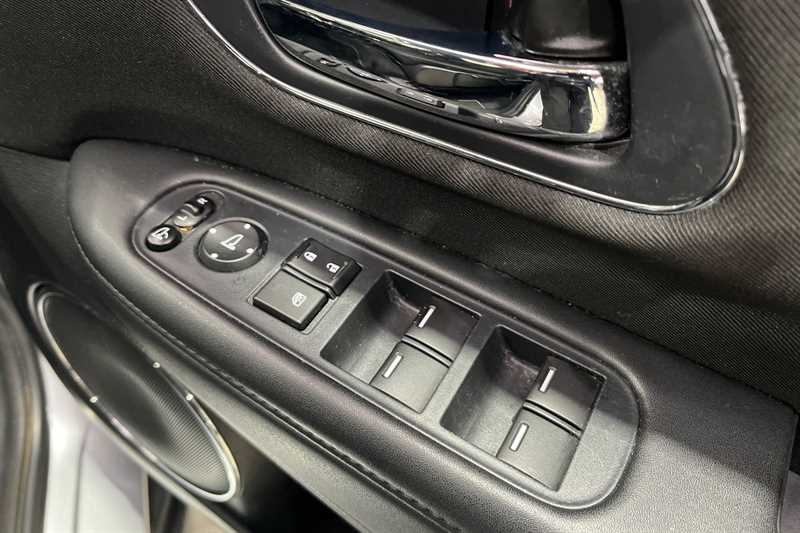 Used Honda HR-V 2018 for sale - 77960312: Photo 18