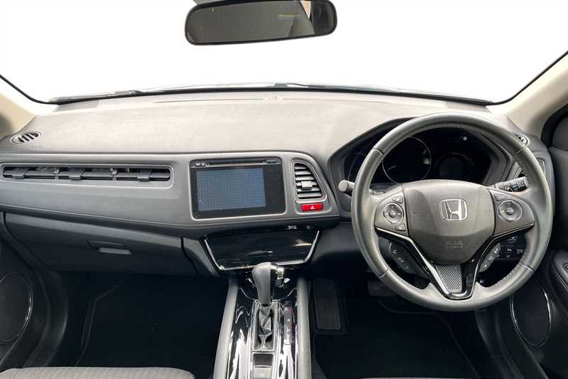 Used Honda HR-V 2018 for sale - 77960312: Photo 4