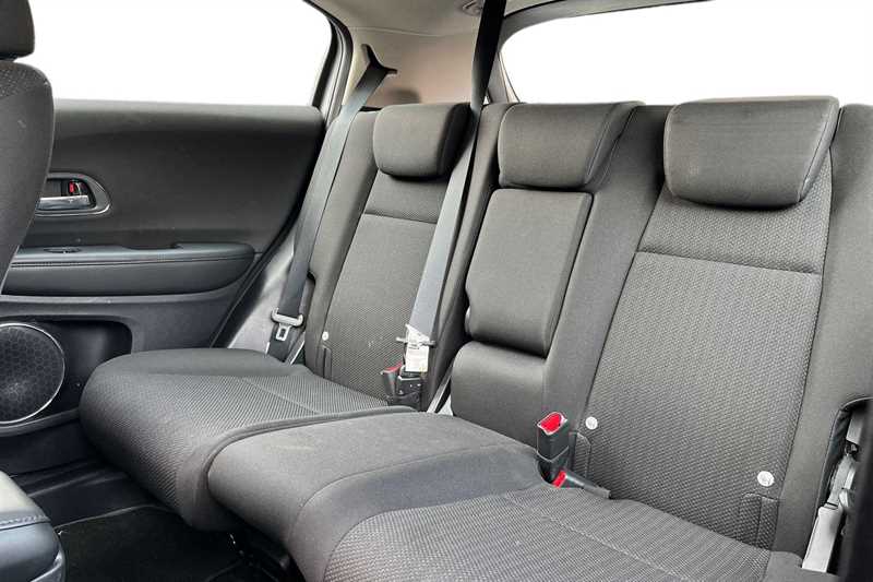 Used Honda HR-V 2018 for sale - 77960312: Photo 8