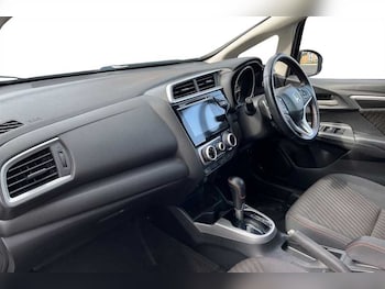 Used Honda Jazz 2018 for sale - 74880974: Photo