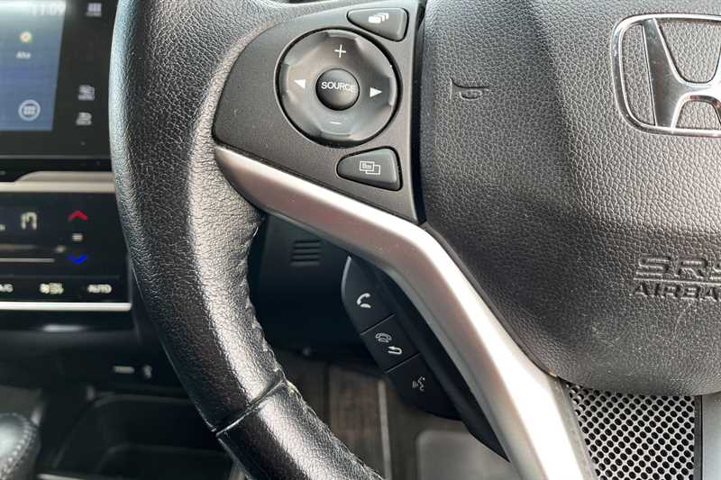 Used Honda Jazz 2017 for sale - 76610059: Photo 17