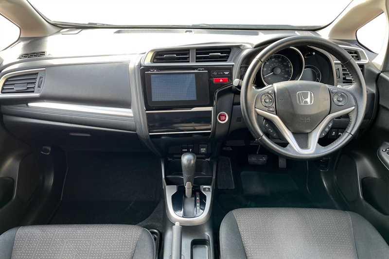 Used Honda Jazz 2017 for sale - 76610059: Photo 4