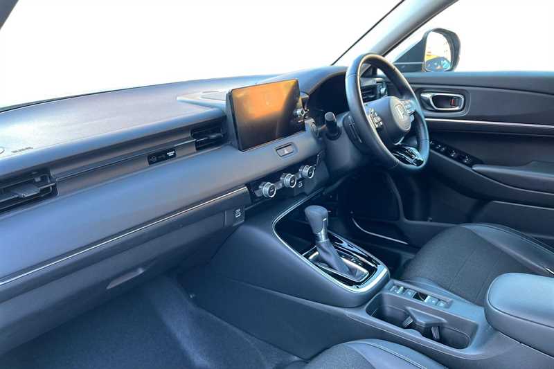 Used Honda HR-V 2022 for sale - 76140503: Photo 2