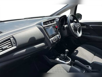 Used Honda Jazz 2017 for sale - 79001254: Photo