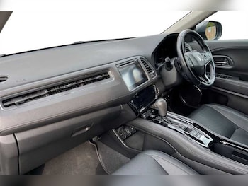 Used Honda HR-V 2019 for sale - 76140611: Photo 2