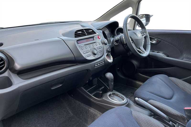 Used Honda Jazz 2013 for sale - 75980196: Photo 2