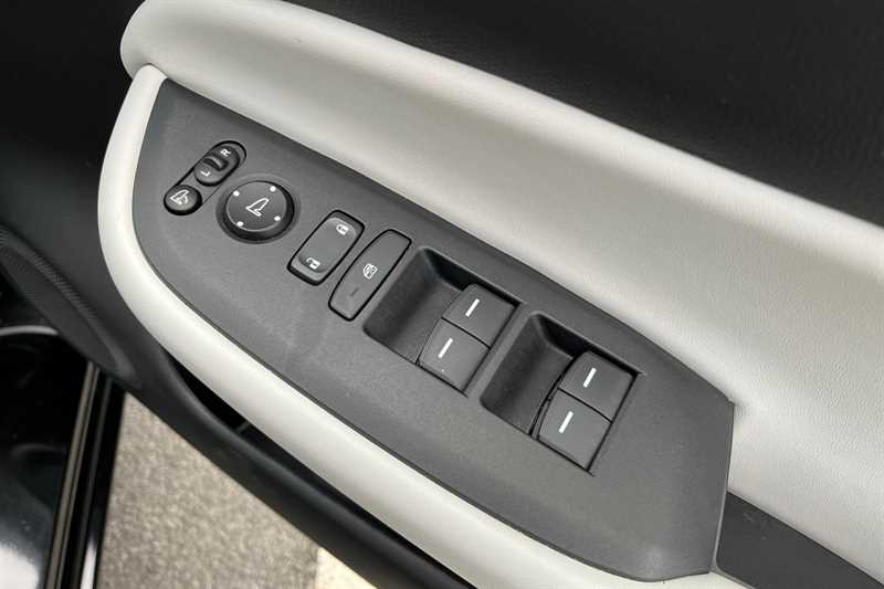 Used Honda Jazz 2020 for sale - 76610018: Photo 18