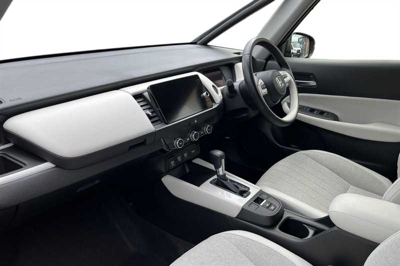 Used Honda Jazz 2020 for sale - 76610018: Photo 2