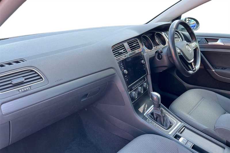 Used Volkswagen Golf 2020 for sale - 78172857: Photo 2