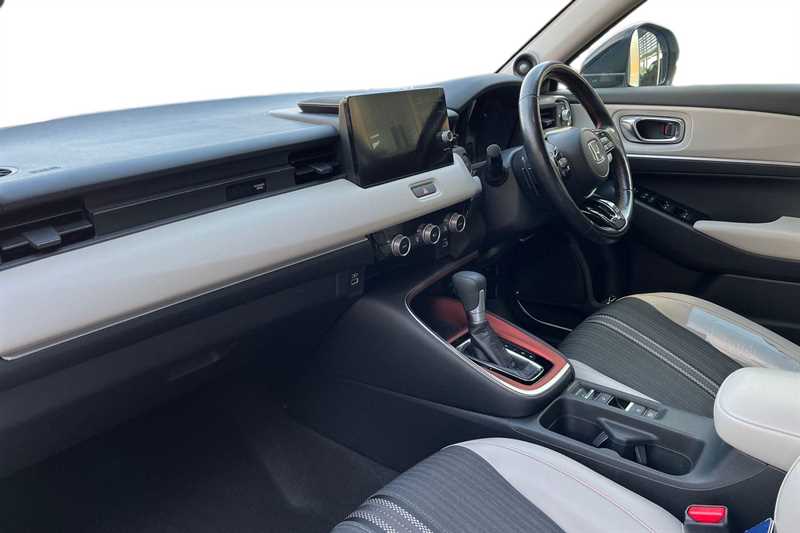 Used Honda HR-V 2022 for sale - 76112582: Photo 2