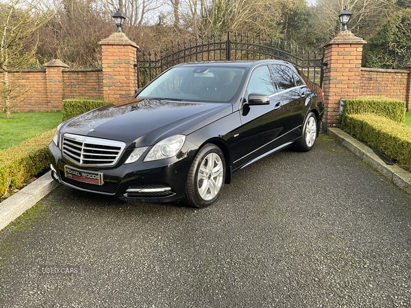 Used Mercedes-Benz E Class 2012 for sale - 76729136: Photo 1