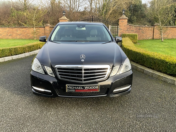 Used Mercedes-Benz E Class 2012 for sale - 76729136: Photo 5